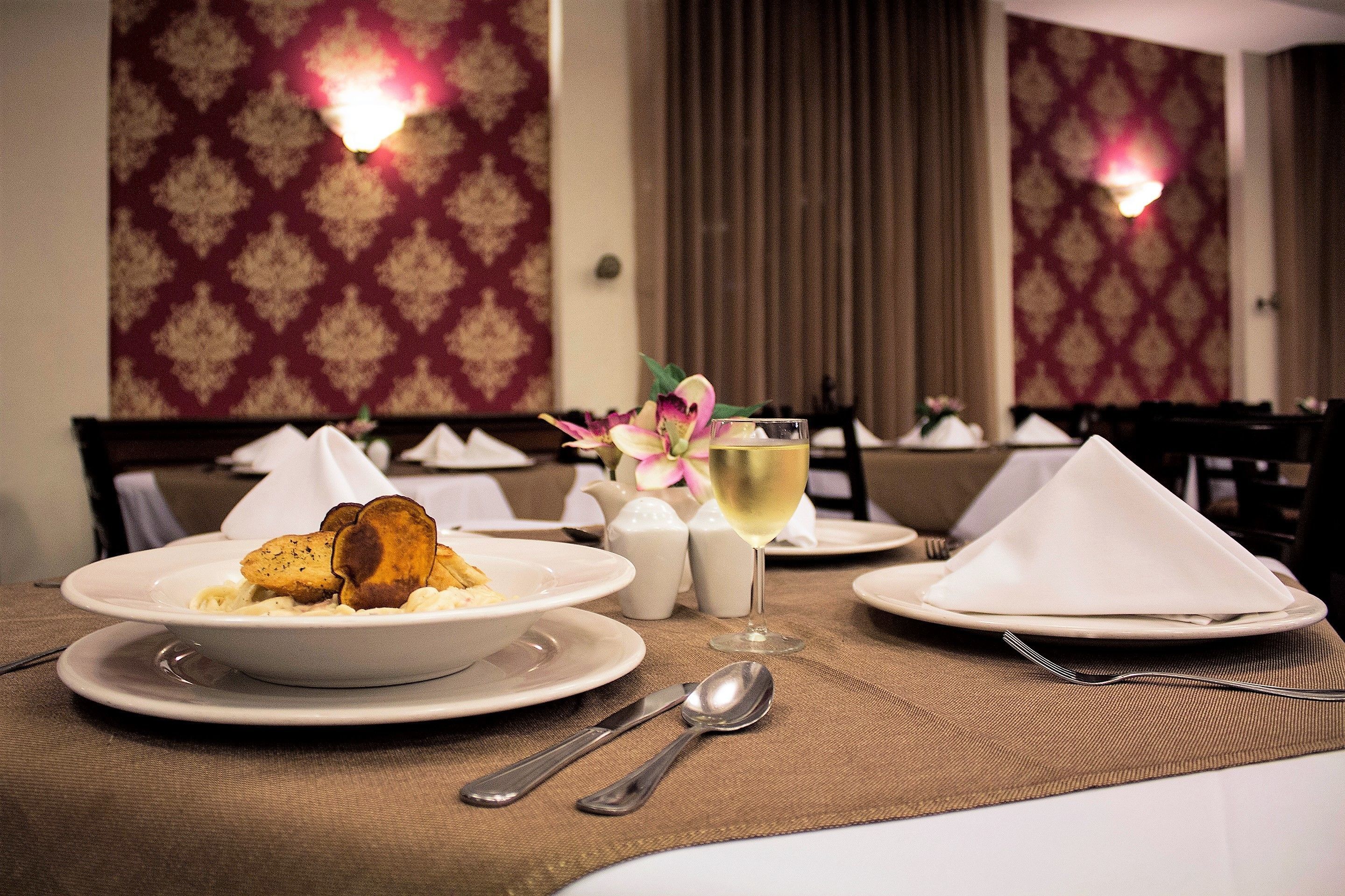 breakfast, lunch, dinner served; international cuisine