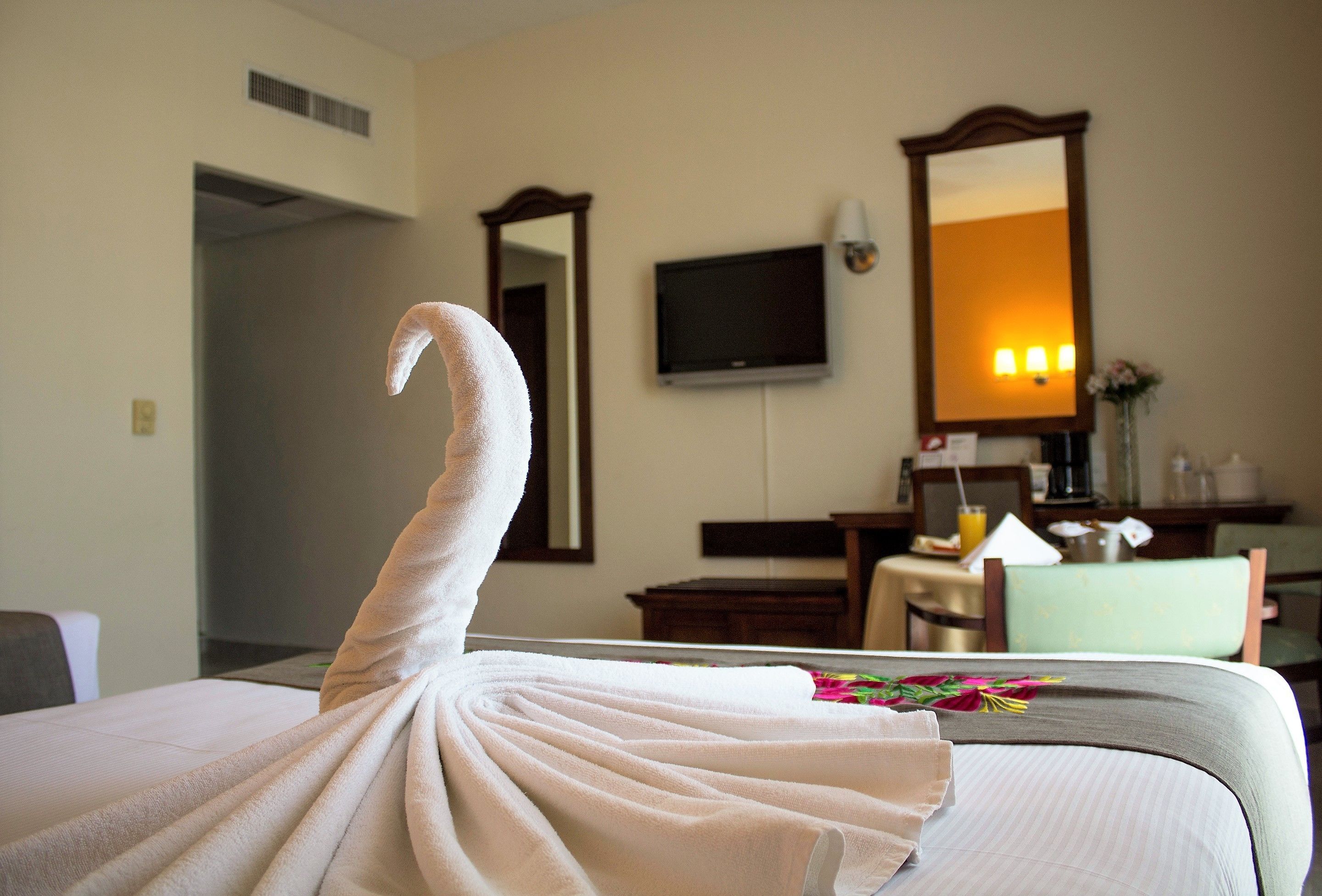 Caja de seguridad en la habitación, escritorio y insonorización 