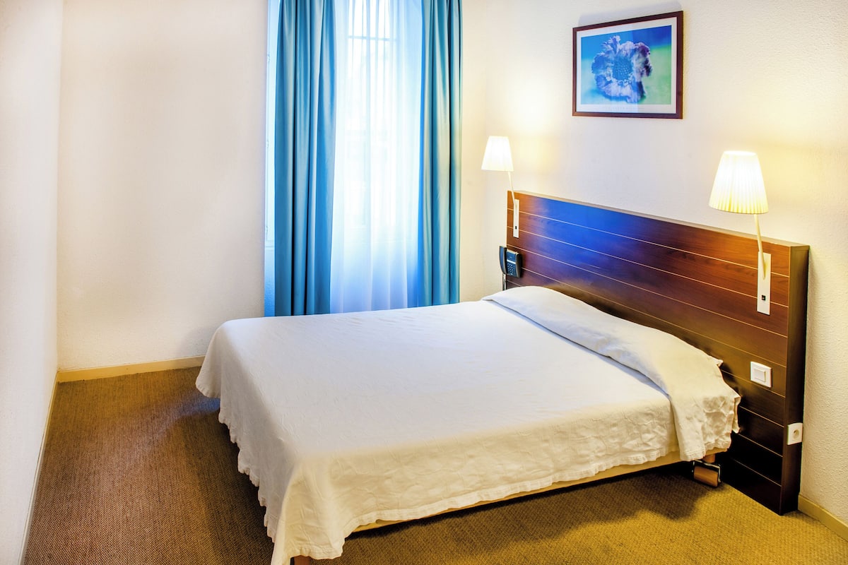 1 Schlafzimmer, Schreibtisch, Verdunkelungsvorhänge
