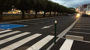 Car charging station
