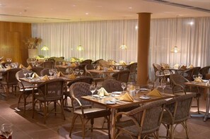 Dining - Apartamento Beach Class - Muro Alto (Ipojuca)