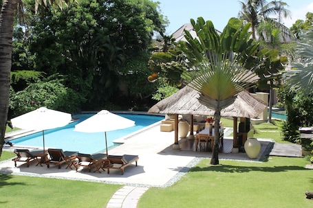 Puri Sienna Four Bedrooms Villa With Two Private Pool | Garden view