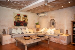 42-Zoll-LED-Fernseher mit Kabelempfang, Fernseher, DVD-Player