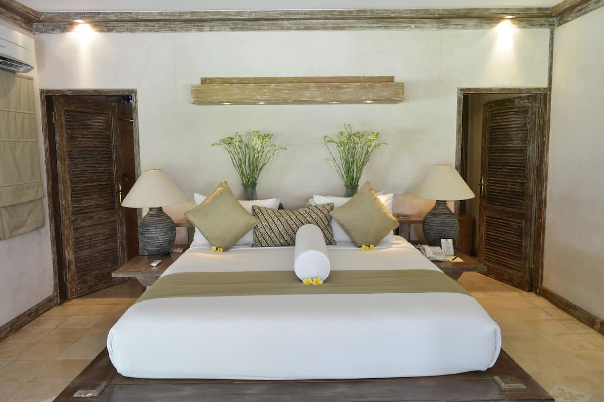 1 bedroom, premium bedding, minibar, in-room safe