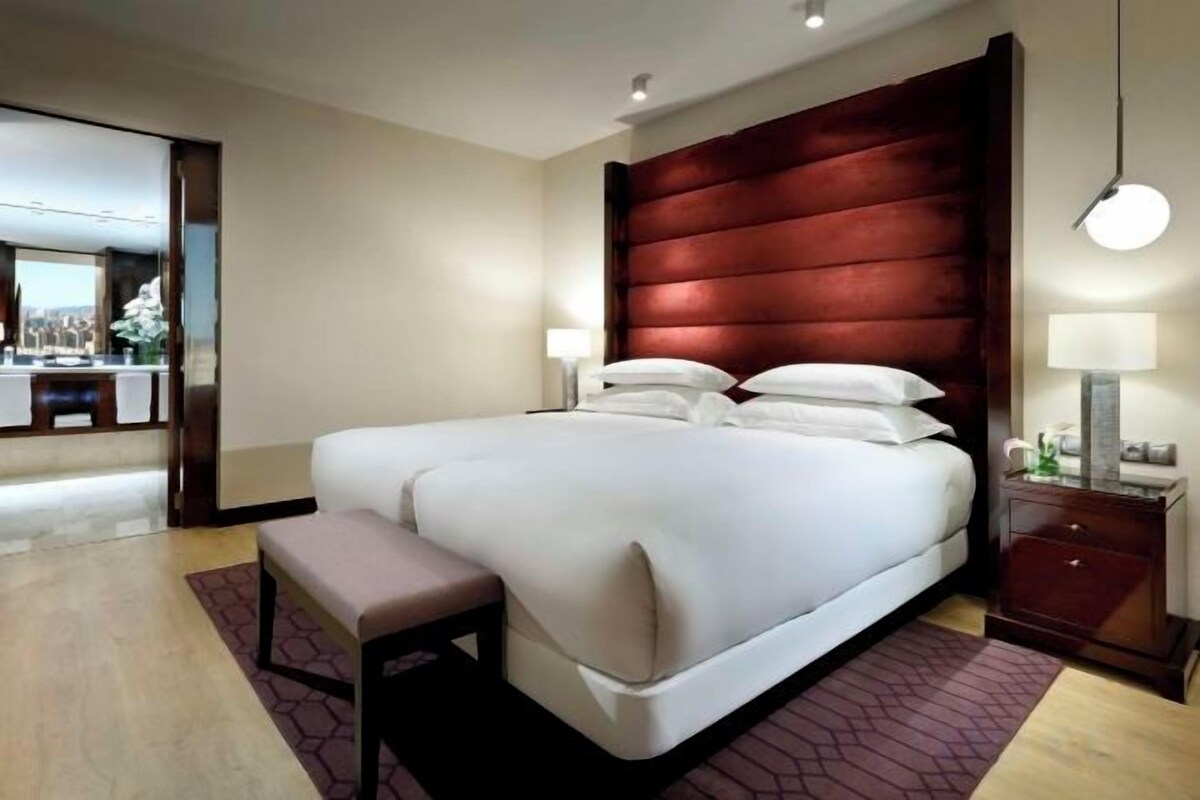 Minibar, in-room safe, blackout drapes, soundproofing