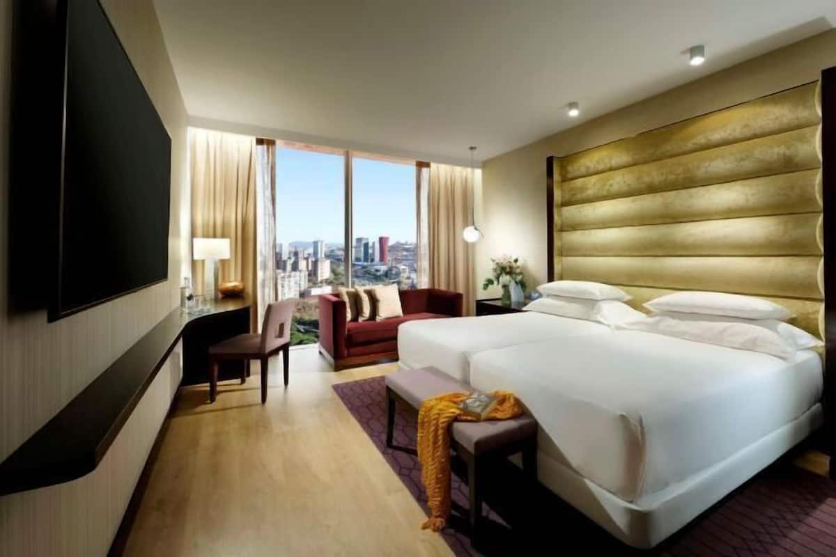 1 bedroom, minibar, in-room safe, blackout drapes