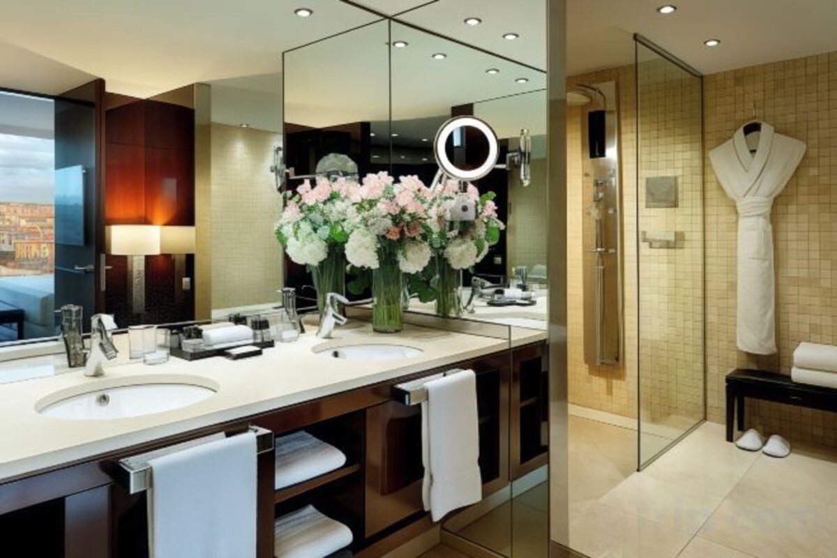 Bathroom | Free toiletries, hair dryer, slippers, towels