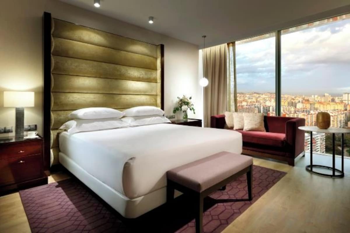 Regency King Suite