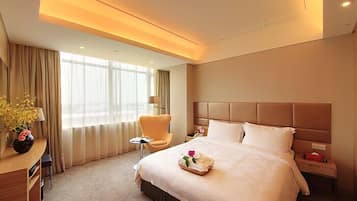 Superior Room, 1 King Bed (East Wing) | In-room safe, desk, blackout curtains, iron/ironing board