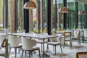 2 restaurants, breakfast served - Seaview Gleetour Hotel Shenzhen - East Wing Building (Shenzhen)