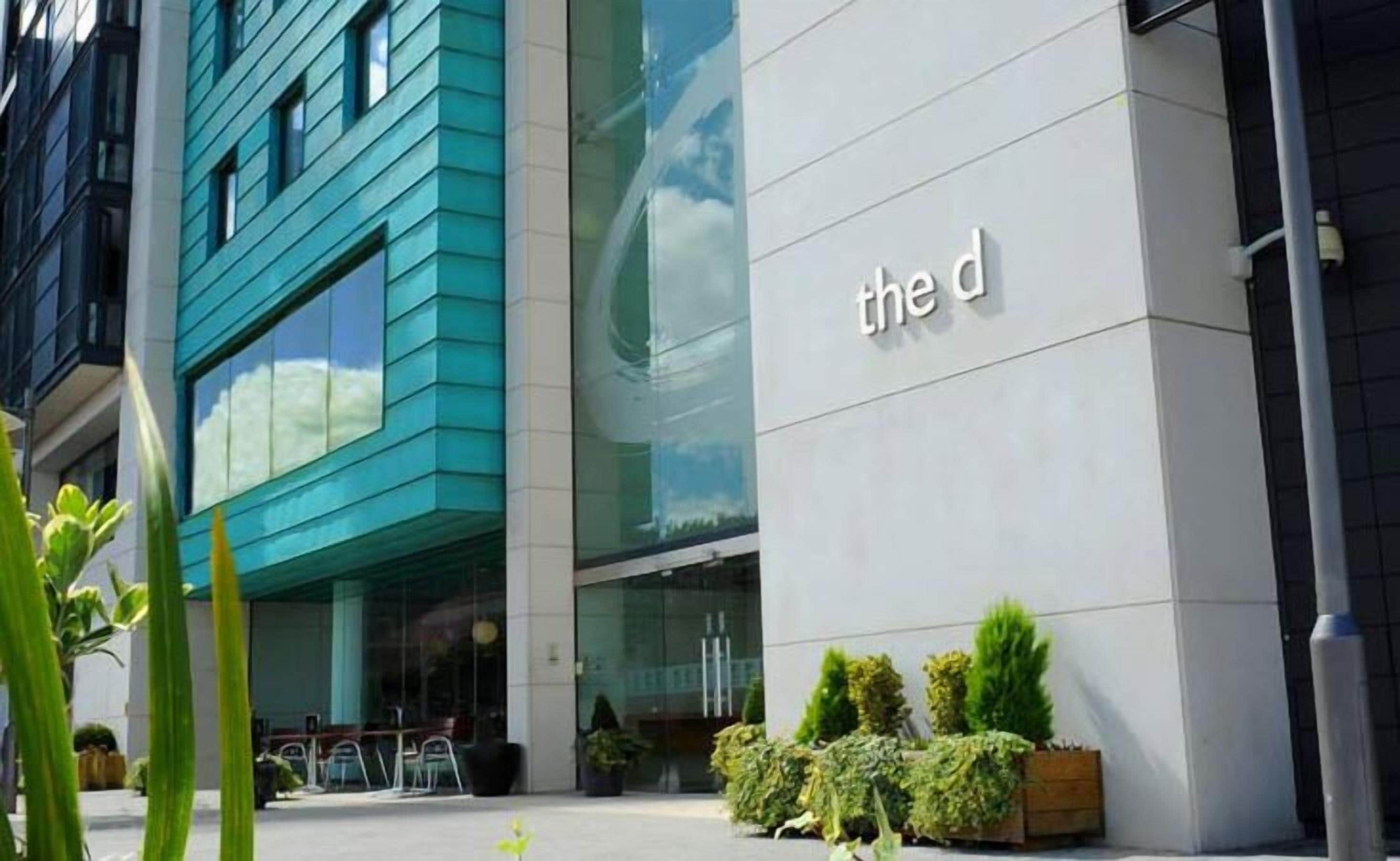 in-room safe, individually decorated, individually furnished, desk