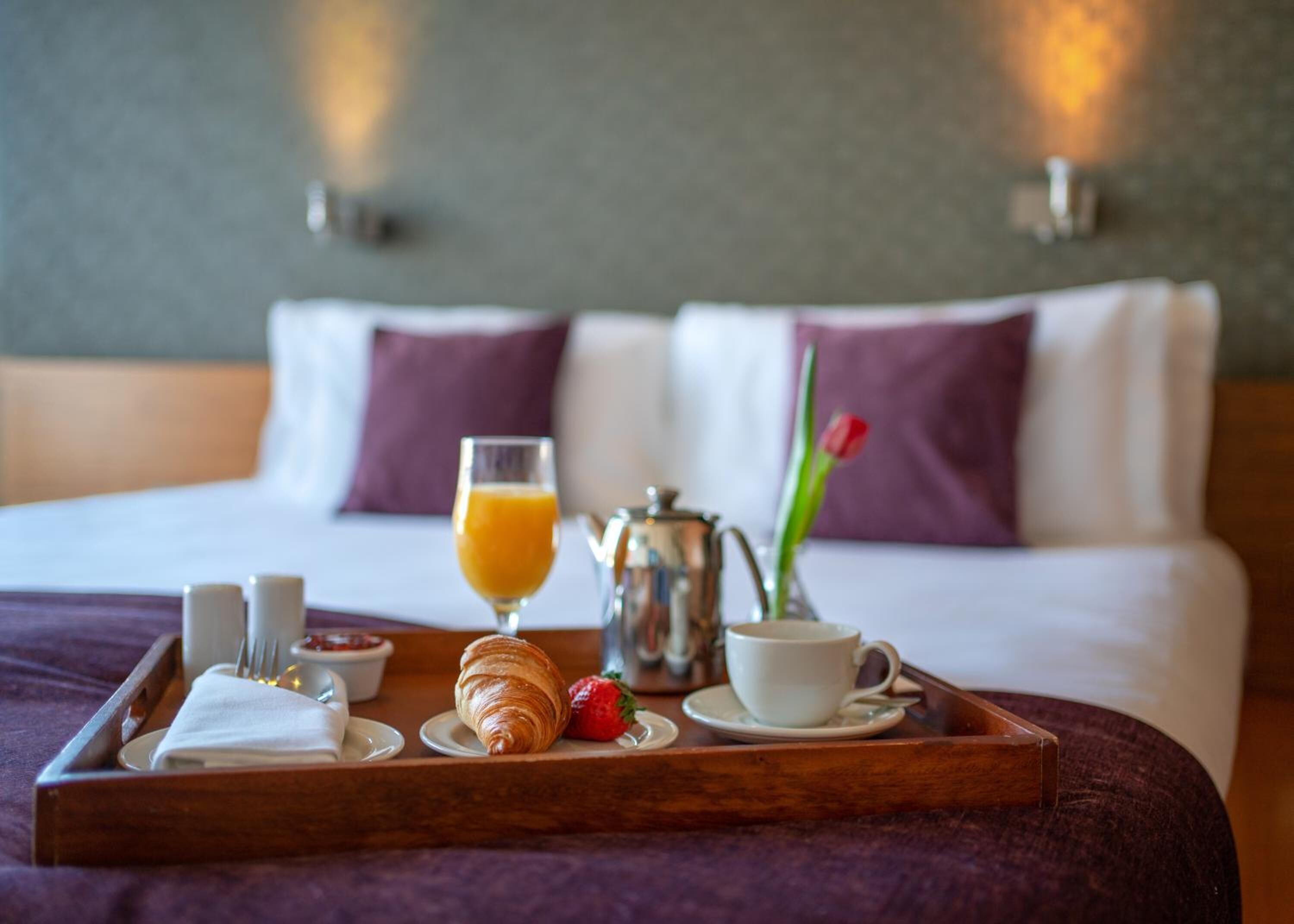 in-room safe, individually decorated, individually furnished, desk