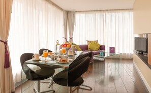 Superior Penthouse, 1 King Bed