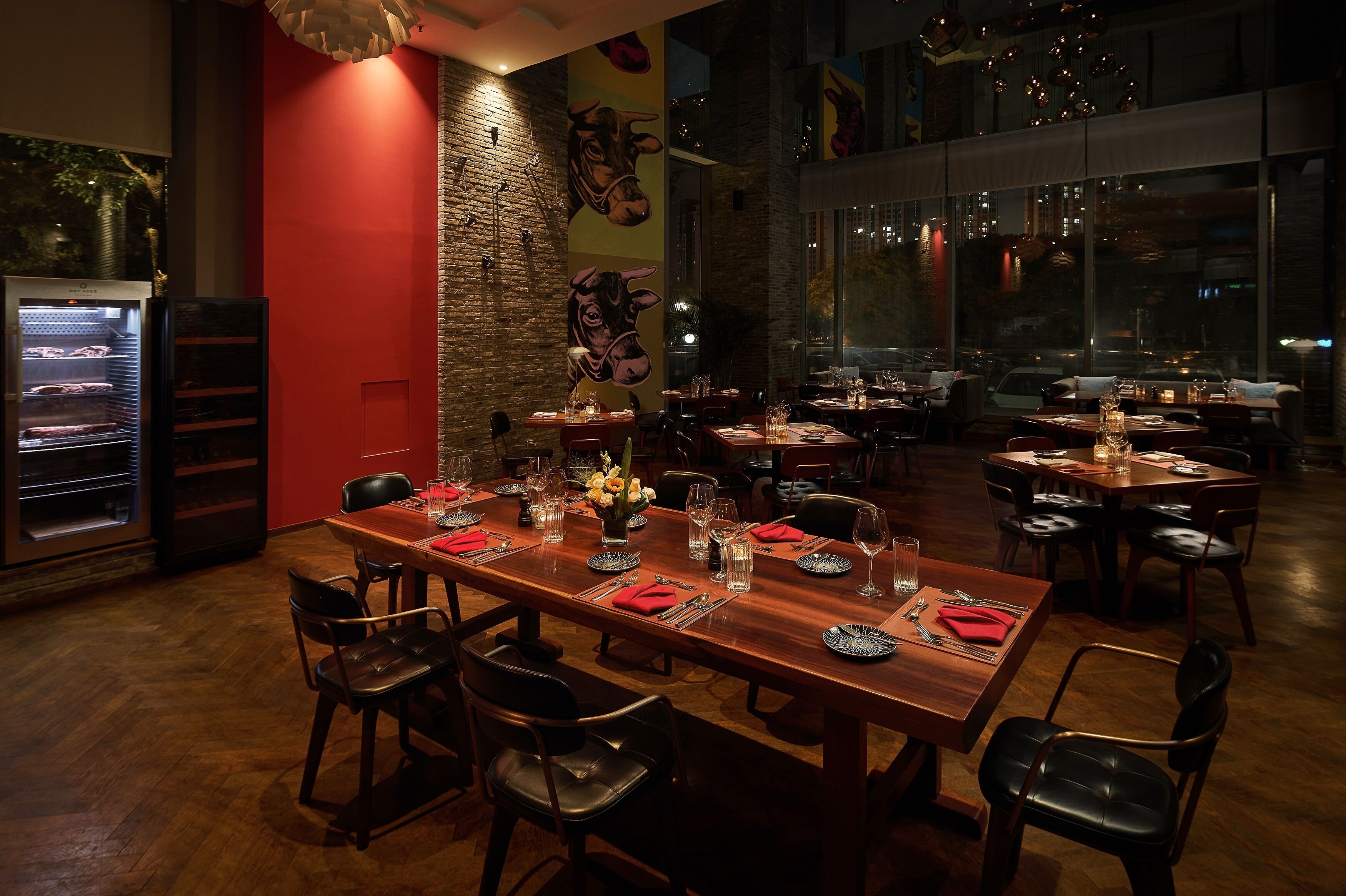 3 Restaurants; Mittagessen und Abendessen werden serviert
