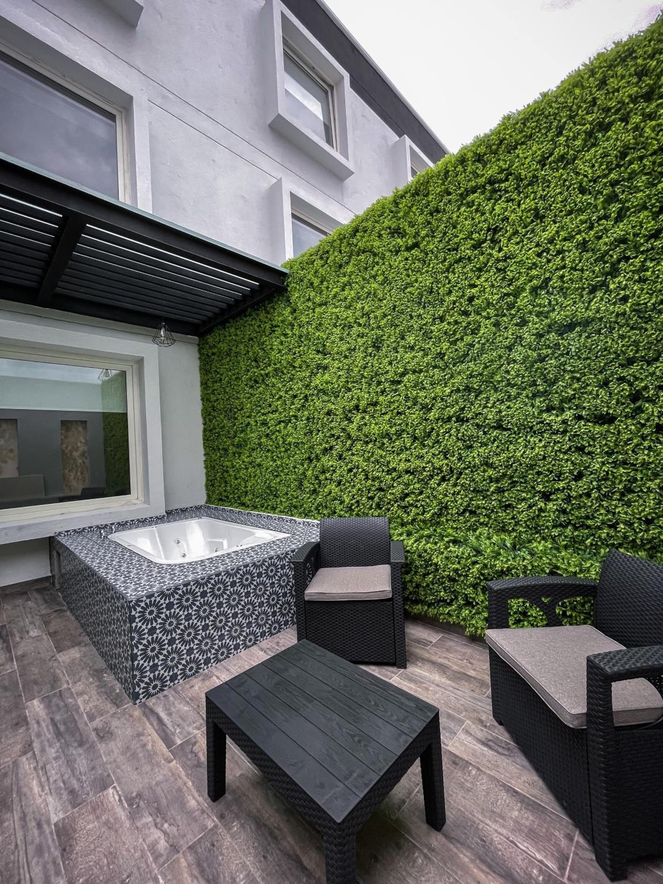 premium bedding, in-room safe, desk, laptop workspace