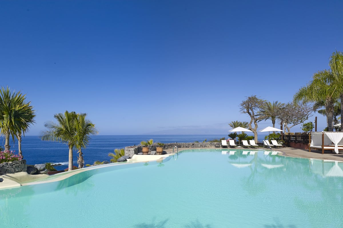 1 bedroom, premium bedding, minibar, in-room safe