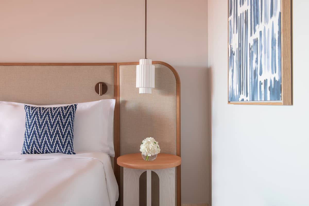 1 bedroom, premium bedding, minibar, in-room safe