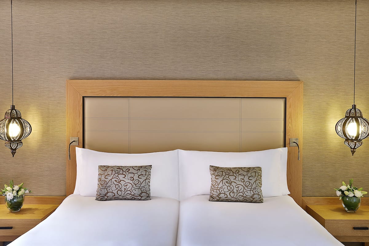 1 sovrum, sÀngtillbehör av högsta kvalitet och minibar