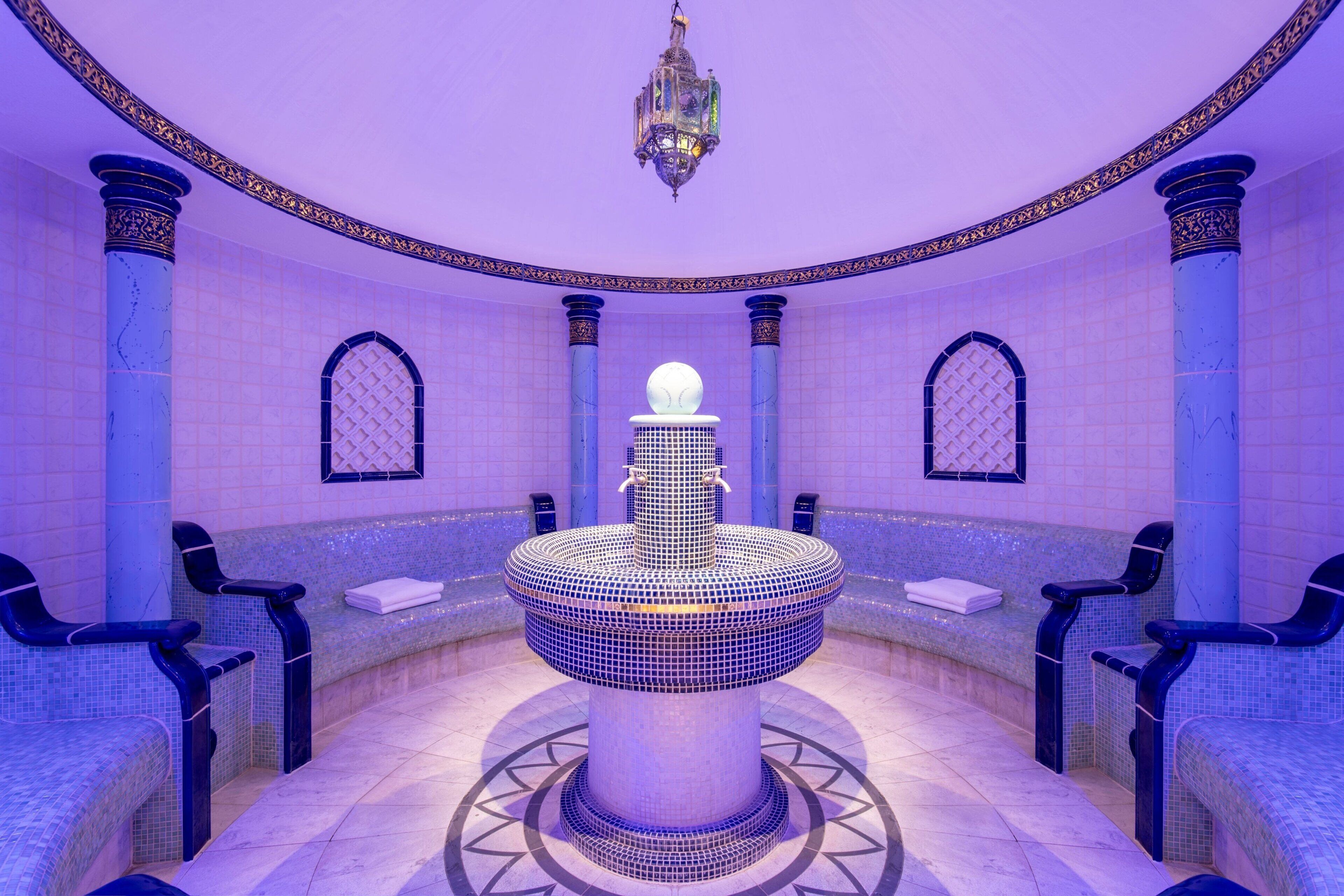 Couples treatment room(s), sauna, hot tub, Turkish bath/hammam