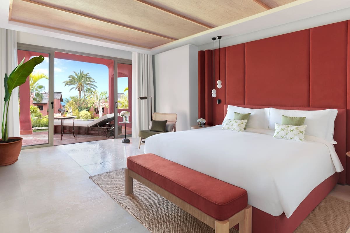 1 bedroom, premium bedding, minibar, in-room safe