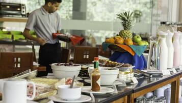 Free daily buffet breakfast