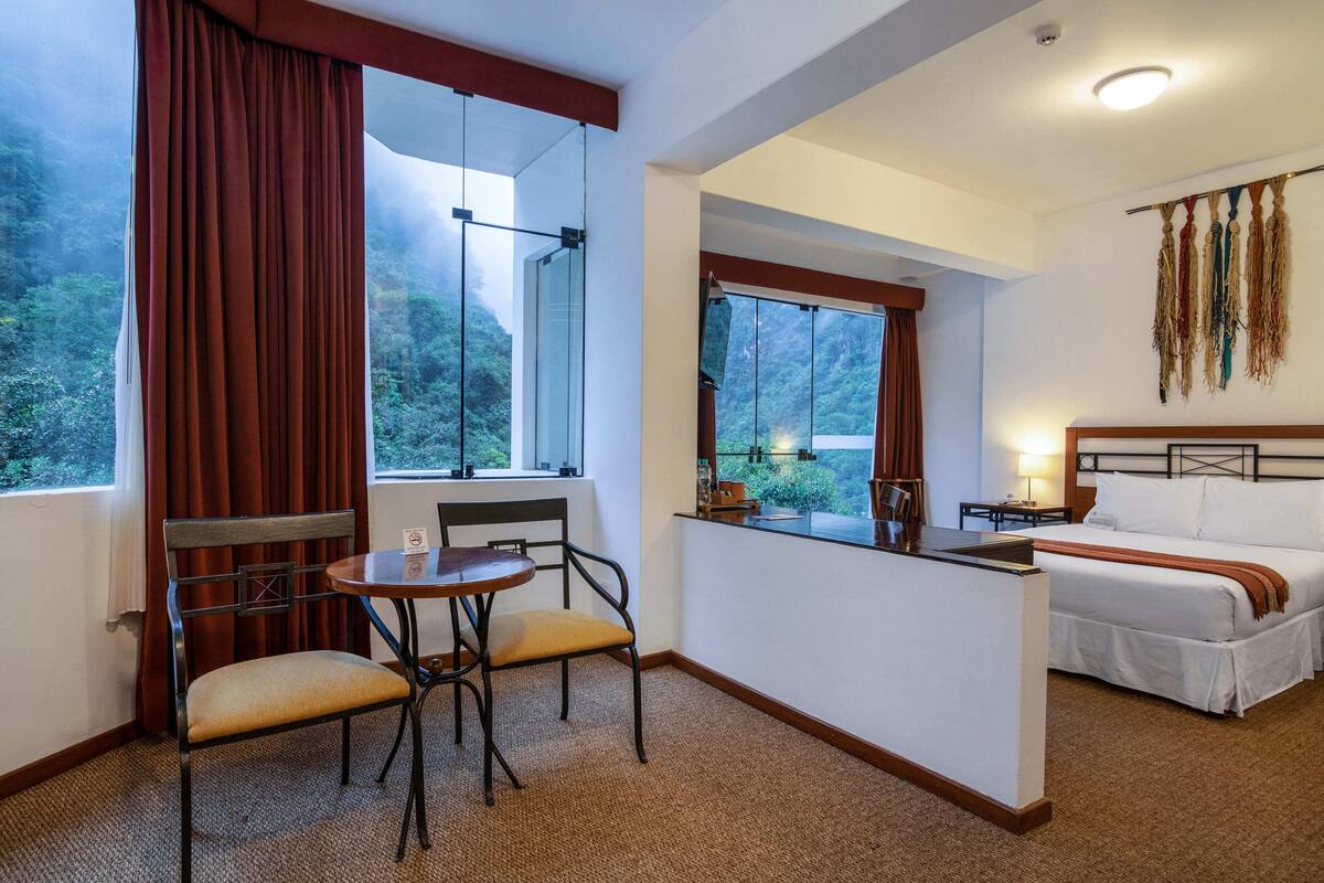 superior double room | hypo-allergenic bedding, in-room safe, desk, free wifi