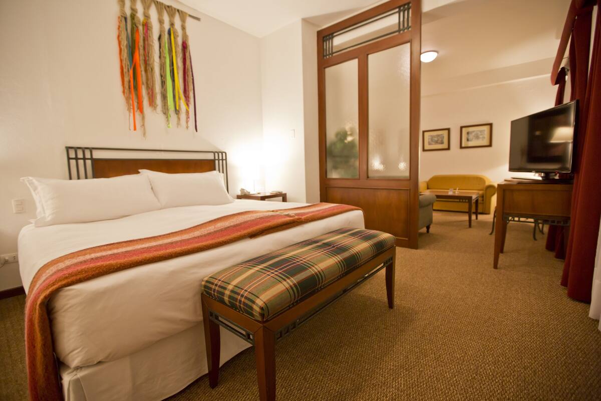 Room | Hypo-allergenic bedding, in-room safe, desk, free WiFi
