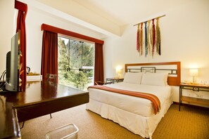 Superior Double Room | Hypo-allergenic bedding, in-room safe, desk, free WiFi - Tierra Viva Machu Picchu (Machu Picchu)