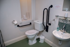 Double or Twin Room, Patio | Bathroom - Nebula Guest House (Liskeard)