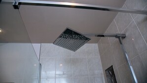 Double or Twin Room, Patio | Bathroom