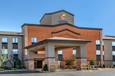 Comfort Inn & Suites Pauls Valley - City Lake