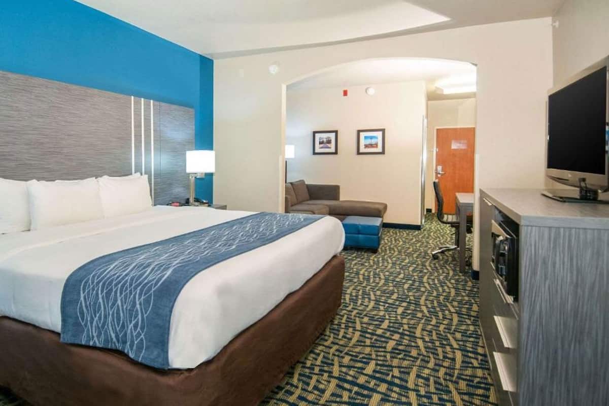 Desk, blackout curtains, iron/ironing board, free WiFi