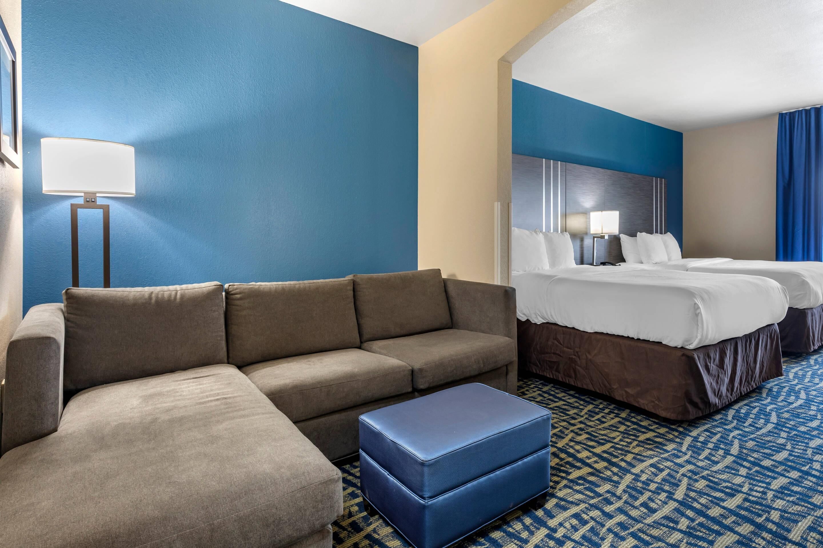 Suite, 2 Queen Beds, Non Smoking