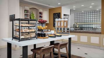 Desayuno buffet todos los días (con cargo)