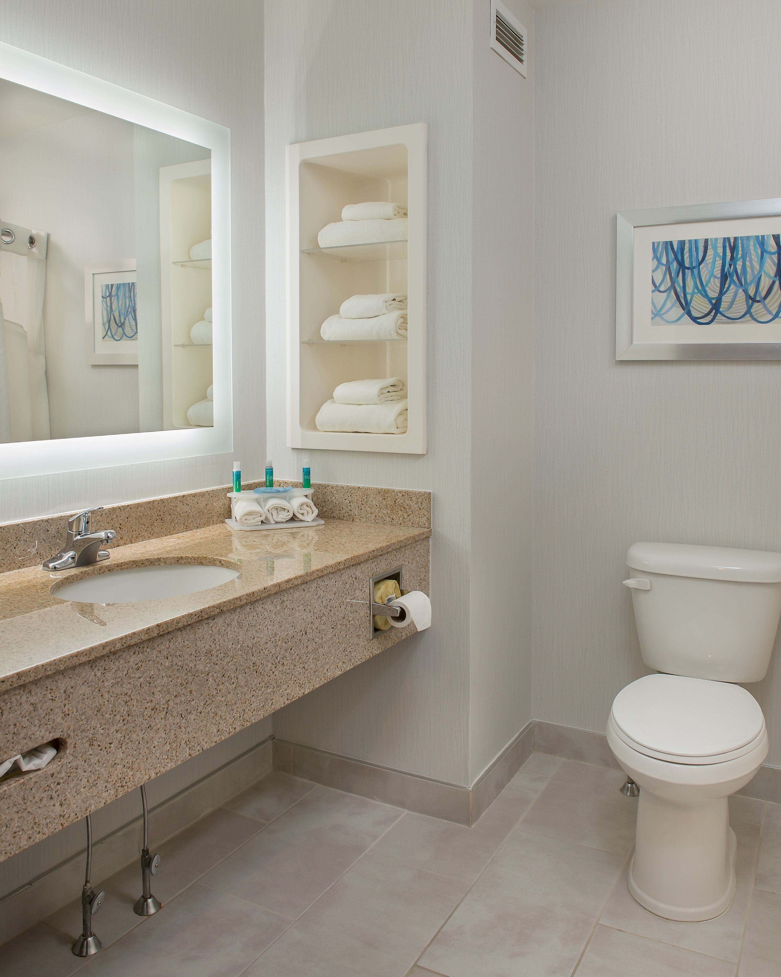 suite, 2 queen beds | bathroom | free toiletries, hair dryer, towels
