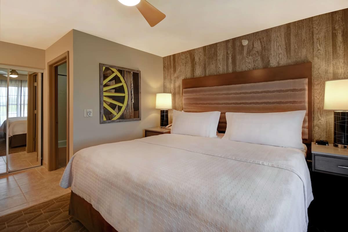 Premium bedding, down comforters, pillowtop beds, in-room safe