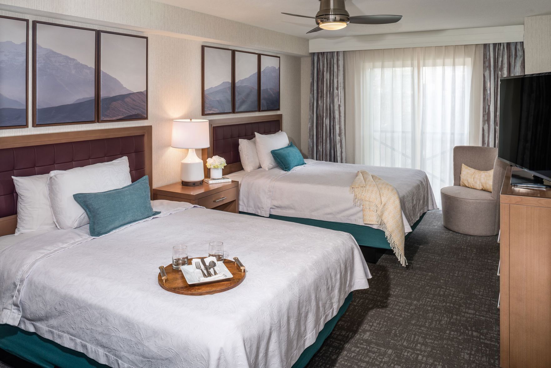 客房内保险箱、办公桌、熨斗/熨衣板、免费婴儿床