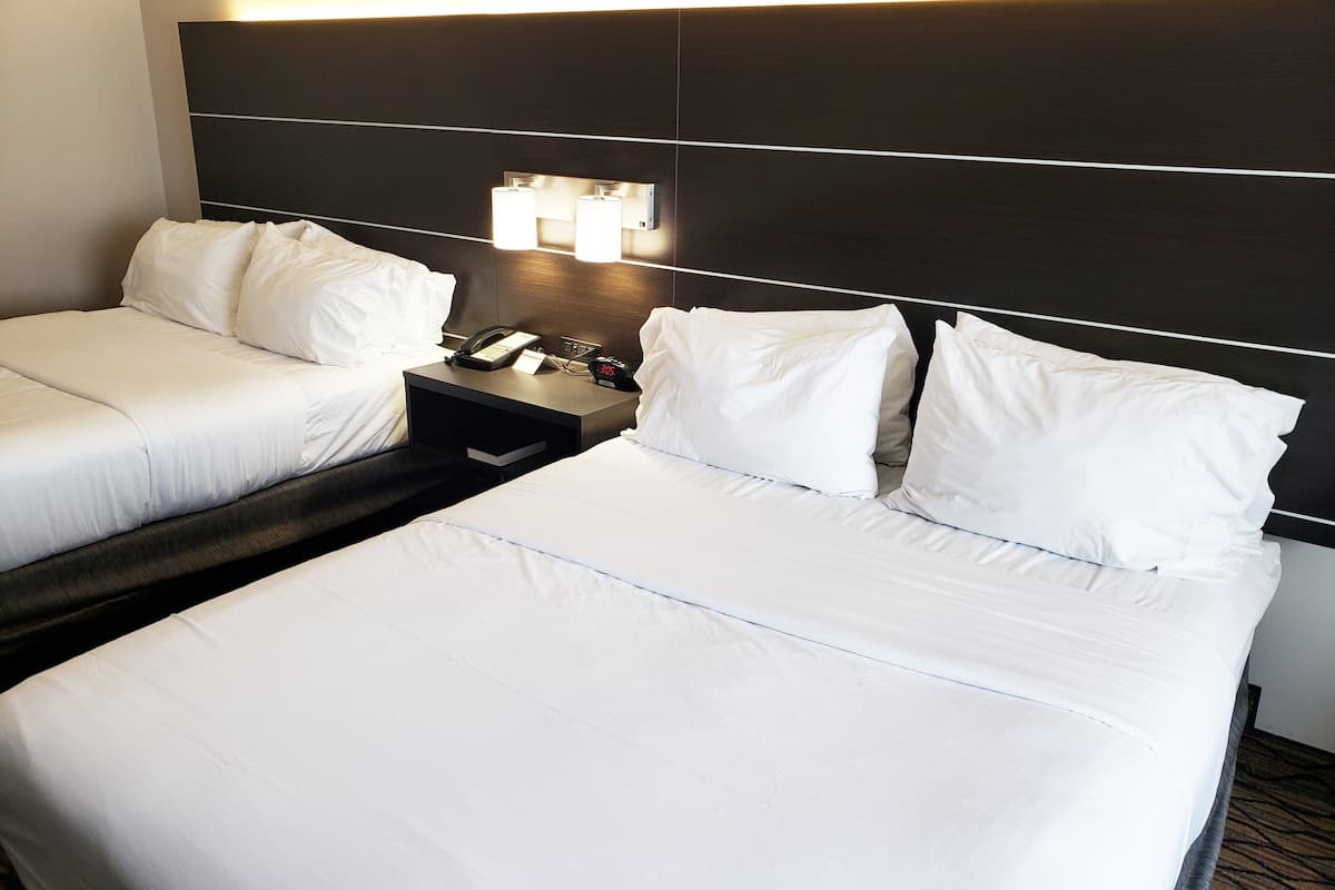 1 bedroom, down duvets, in-room safe, desk