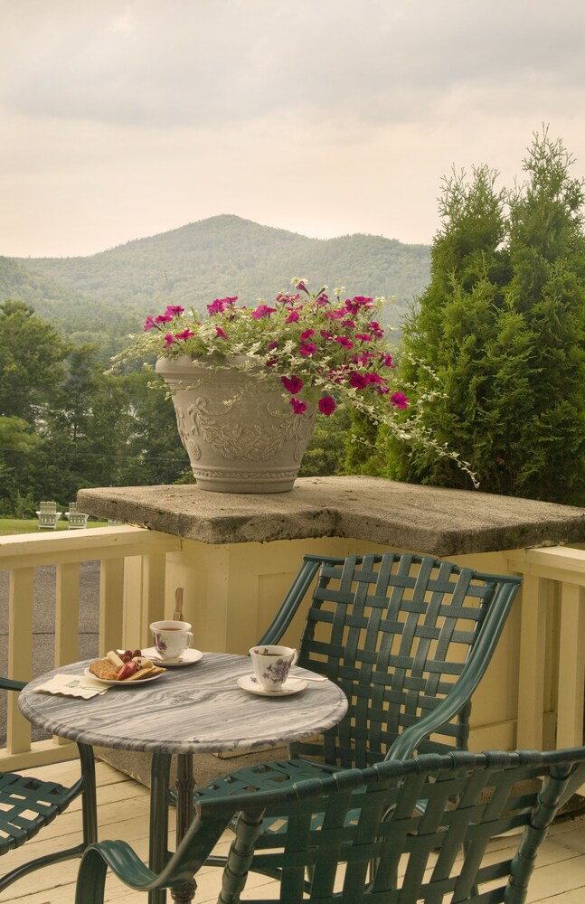 The Manor on Van Horn Estate by null