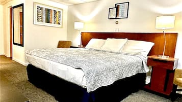 Standard Room, 1 King Bed, Non Smoking | Laptop workspace, free WiFi, bed sheets