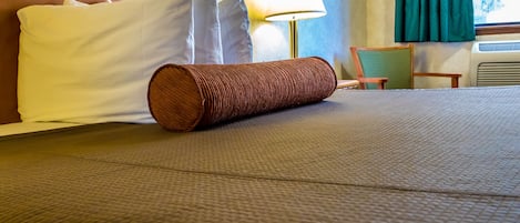Standard King | Skrivbord, strykjÀrn/strykbrÀda, gratis wi-fi och sÀngklÀder
