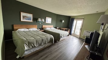 Deluxe Double Queen Room with Harbor View | Free WiFi, bed sheets