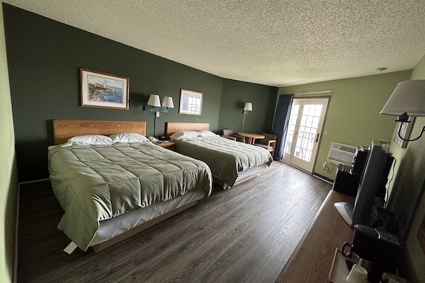 Deluxe Double Queen Room with Harbor View | Free WiFi, bed sheets