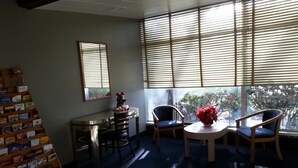 Unclassified image, 5 of 36, button - Budget Host Town Center Motel (Cincinnati)
