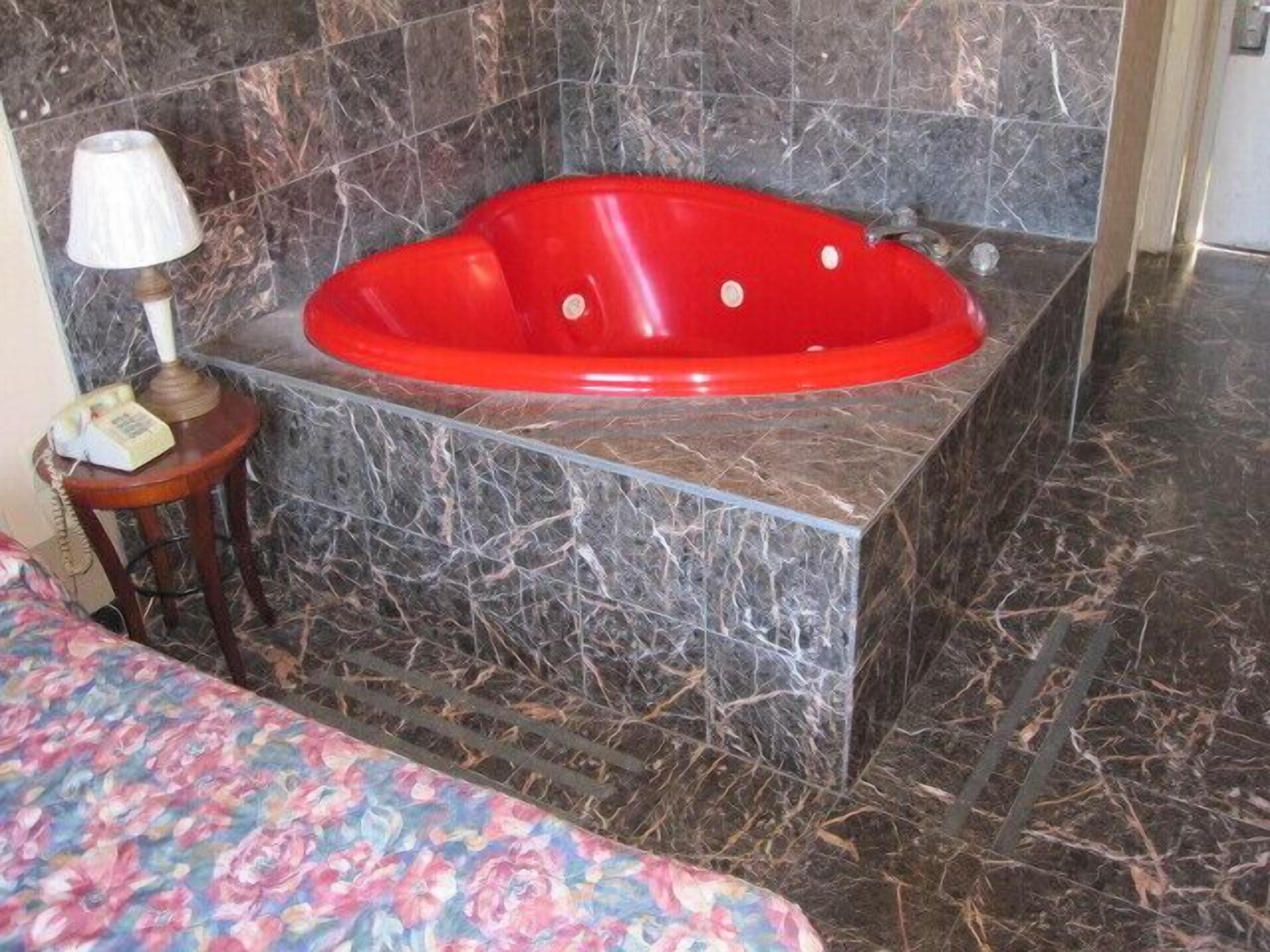 Spa Room, 1 Full Bed, Jetted Tub | Jetted bathtub