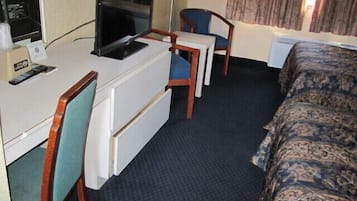 Room, 2 Double Beds | Desk, cots/infant beds, rollaway beds, free WiFi