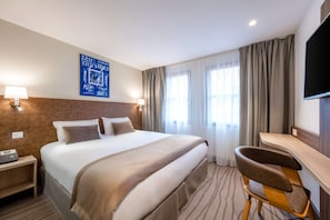 Standard Room, 1 King Bed, Non Smoking | Premium bedding, minibar, in-room safe, soundproofing - Quality Hotel Toulouse Centre (Toulouse)