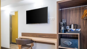 Standard Room, 1 Single Bed, Non Smoking | Premium bedding, minibar, in-room safe, soundproofing - Quality Hotel Toulouse Centre (Toulouse)