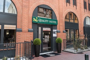 Property entrance - Quality Hotel Toulouse Centre (Toulouse)