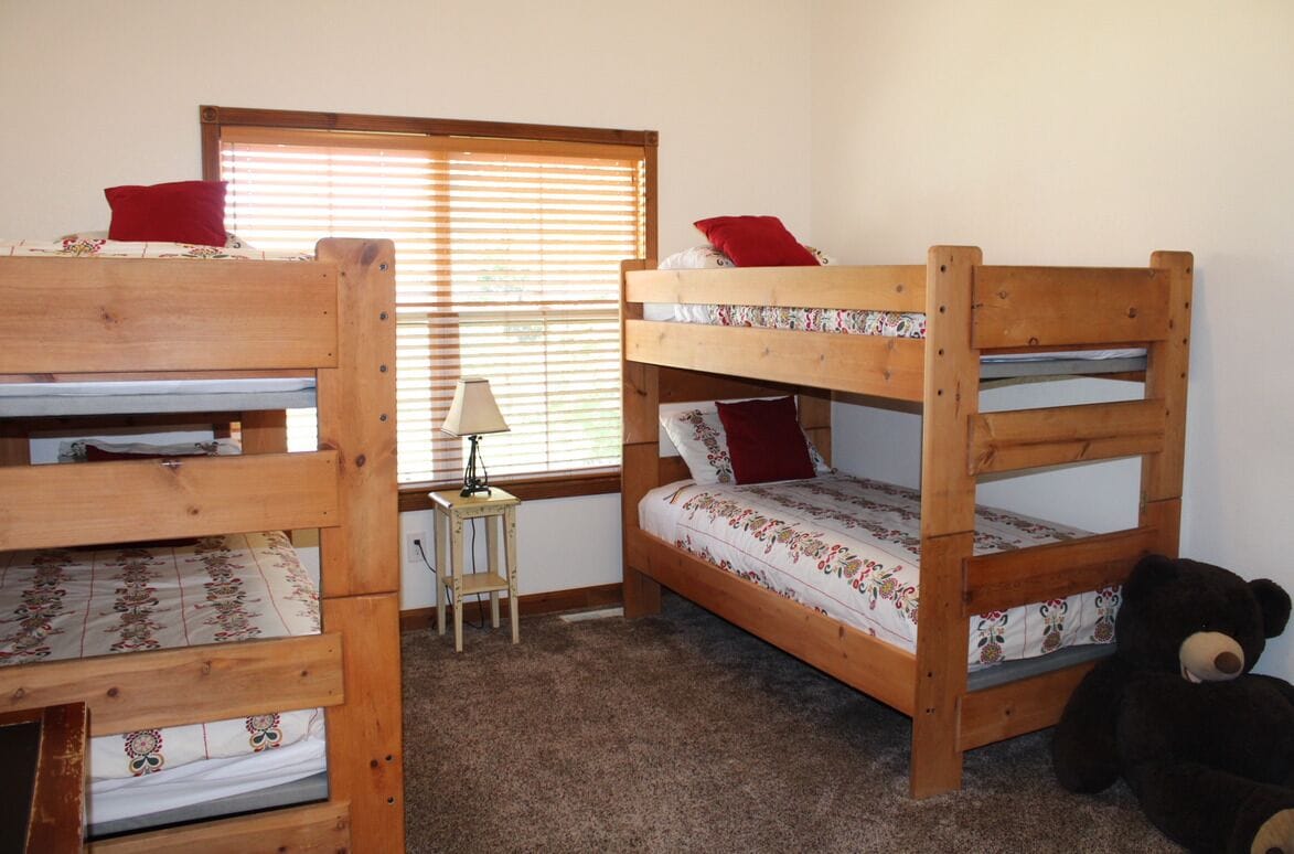 Townhouse, flere senger | Sengetøy av topp kvalitet, dundyner og senger med overmadrass